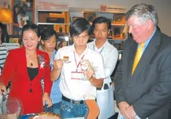 Đơn đặt hàng từ ly cà phê